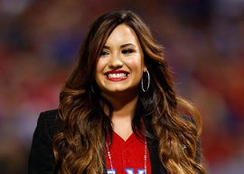 Demi Lovato quase atropela Paul McCartney