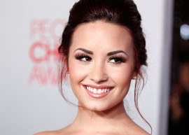Demi Lovato fala sobre experiência com drogas