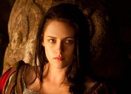 Kristen Stewart como Branca de Neve