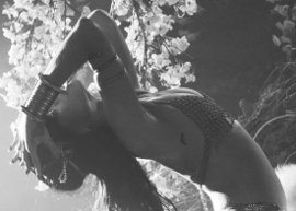 Rihanna no clipe Whre Have You Been