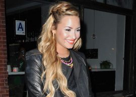 Demi Lovato muda o visual e fica loira de novo