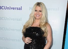 Filha de Jessica Simpson nasce com mais de 4 quilos
