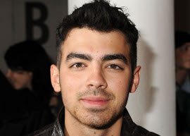 Joe Jonas quer tomar refrigerante em saquinho plástico! *-*