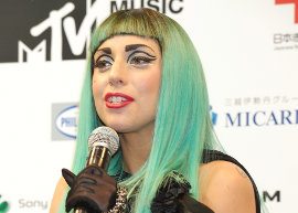 Lady Gaga termina o namoro