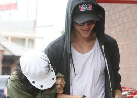 Vanessa Hudgens e Austin Butler se escondem dos paparazzi