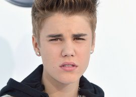 Justin Bieber desmaia durante show em Paris