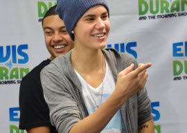 Justin Bieber faz nova tatuagem