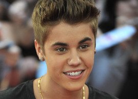 Justin Bieber diz que adora meninas de shorts curtos
