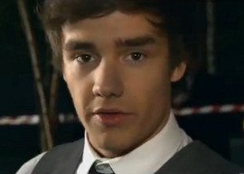 BAPHO! Liam Payne e Zayn Malik se beijam em vídeo de “One Thing”
