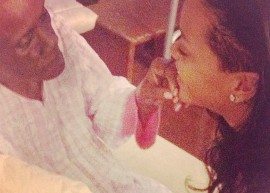 'Coração sorriu e chorou', diz Rihanna ao reencontrar avó