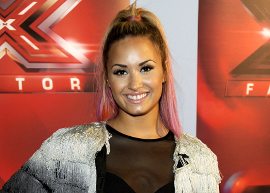 Menina Guerreira! Demi Lovato conta detalhes sobre período de automutilação