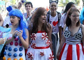Katy Perry no Brasil: fãs capricham na produção dos looks