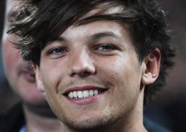 BAPHO! Louis Tomlinson, da 1D, é fotografado tomando banho! :O