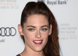 "Estamos totalmente bem", diz Kristen Stewart sobre Robert Pattinson
