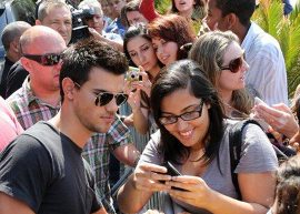 Bye bye... Taylor Lautner se despede das fãs brasileiras =´(