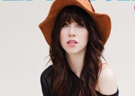 Assista ao novo clipe de Carly Rae Jepsen: "Curiosity"