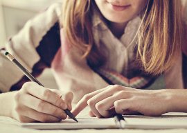 Dicas para o vestibular - menina estudando