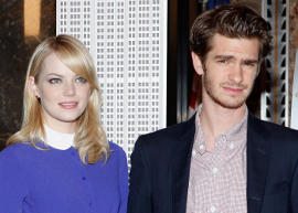 Fofura do dia: Andrew Garfield e Emma Stone adotam cachorro