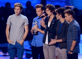 Diversão do dia: vídeo faz One Direction dançar “Olha a Onda”, do Tchakabum