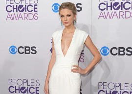 Taylor Swift passa por saia justa em premiação