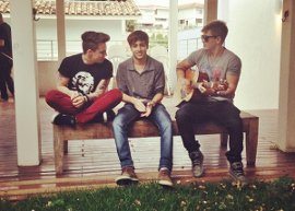 Entrevista com a banda Fly
