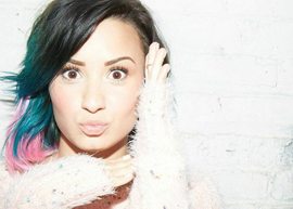 demi lovato cabelo colorido
