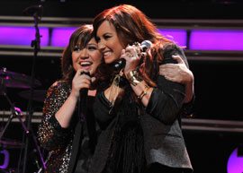 kelly clarkson e demi lovato