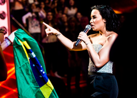 Veja os vídeos completos de Demi Lovato no "Caldeirão do Huck" e no "Programa da Eliana"