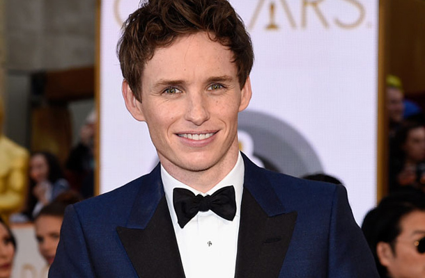 Eddie Redmayne sera pai