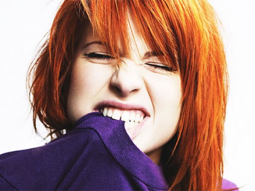 Hayley Williams disse que está compondo para o novo álbum do Paramore