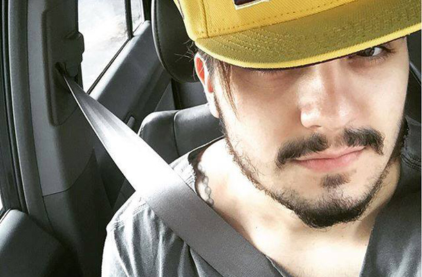 luan santana de bone