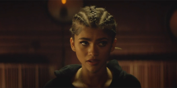 Zendaya divulga clipe de "Neverland", de musical da Broadway