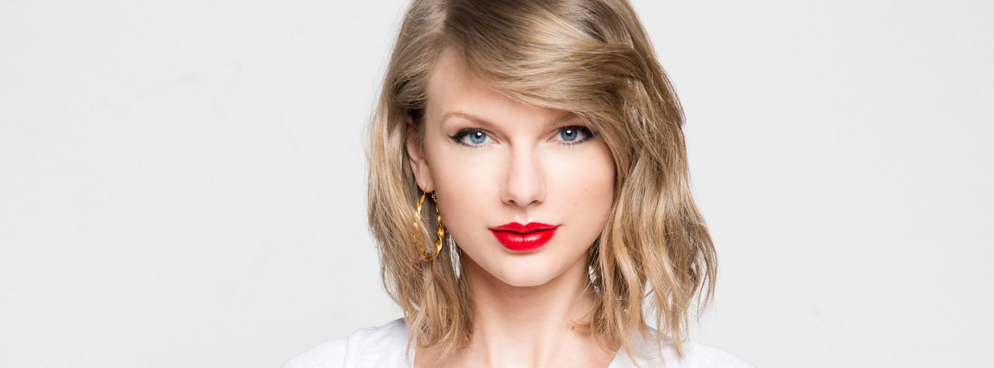 Vídeo mostra Taylor Swift curtindo balada ao som de Rihanna