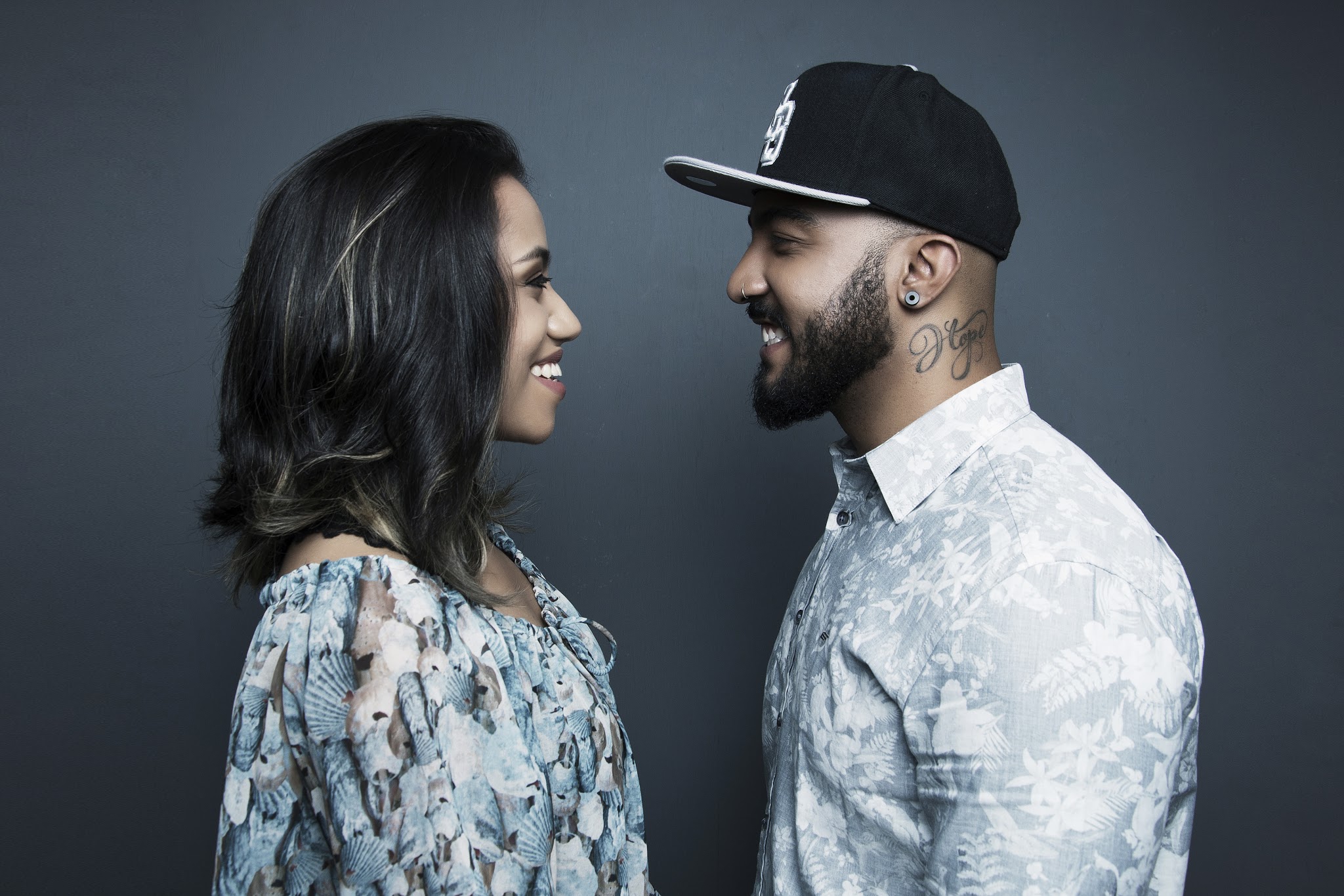 anna e saulo se olhando