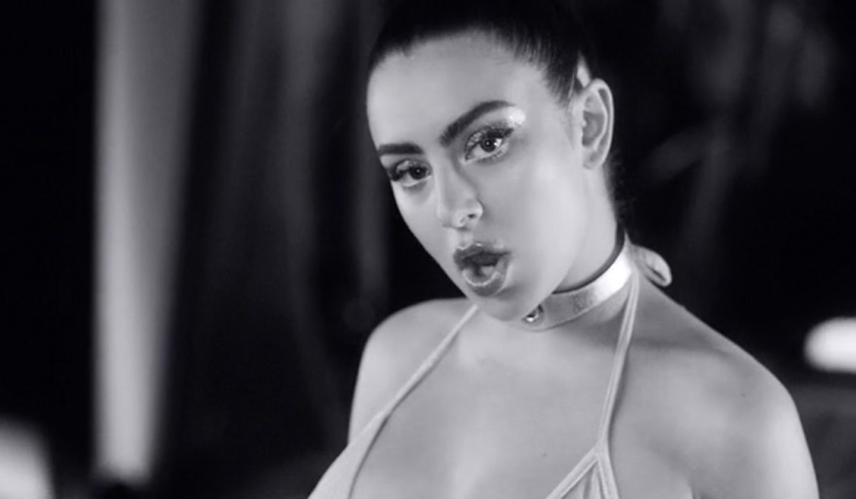 charlie xcx clipe vroom vroom