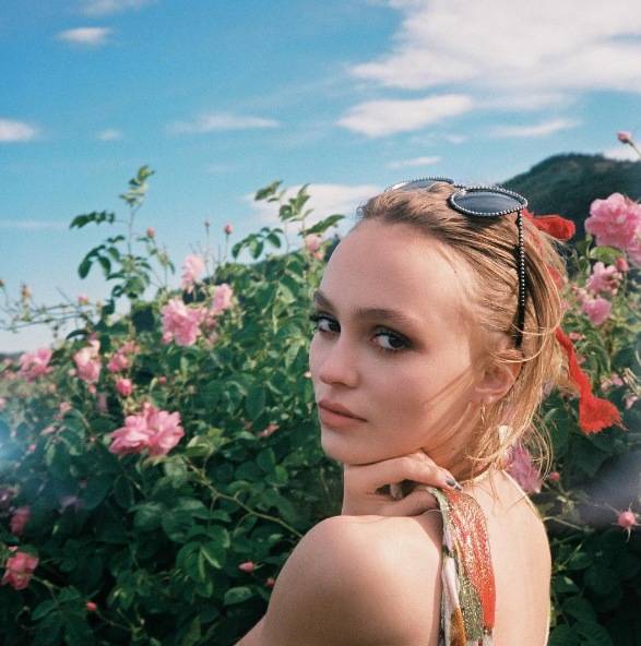 Lily-Rose Depp é o rosto do novo perfume da Chanel