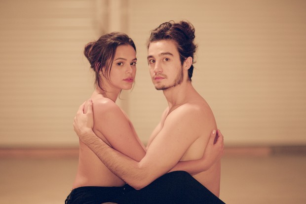 Tiago Iorc e Bruna Marquezine