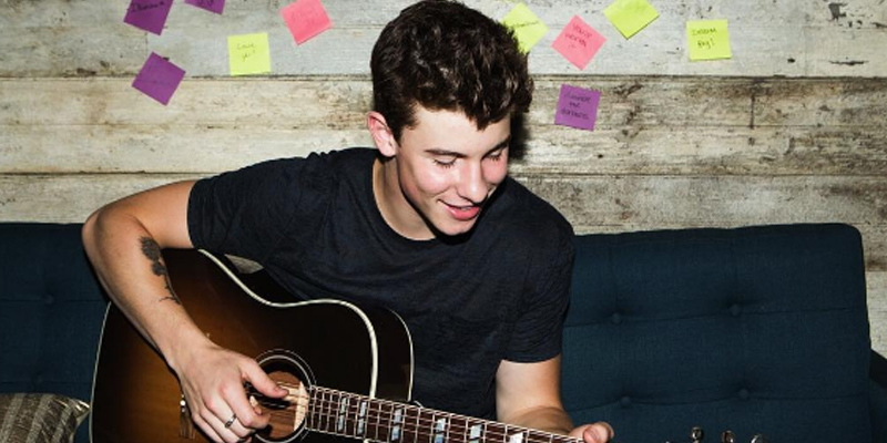 Shawn Mendes lança "Hold On" durante show. Ouça a música!