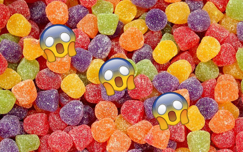 balas de goma com o emoji de assustado