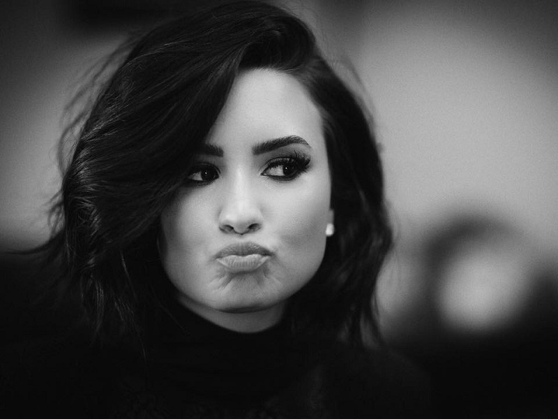 demi lovato lábios saudáveis