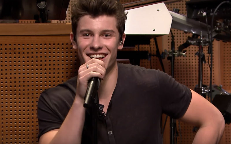 shawn mendes imitando justin bieber