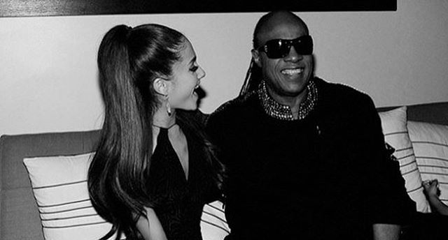 Ariana Grande e Stevie Wonder