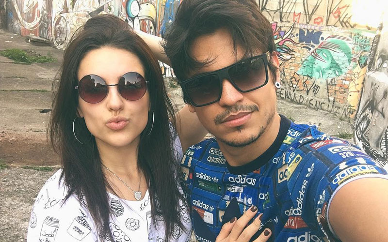 kéfera e gusta juntos de óculos