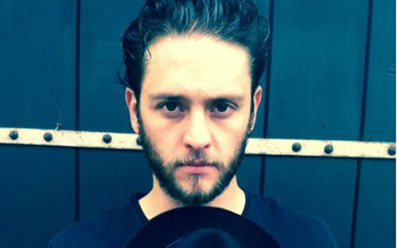 Christopher von Uckermann, ex-RBD, lança música inédita