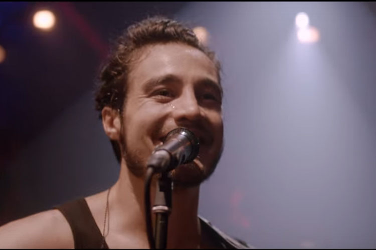 tiago iorc cantando chega pra cá