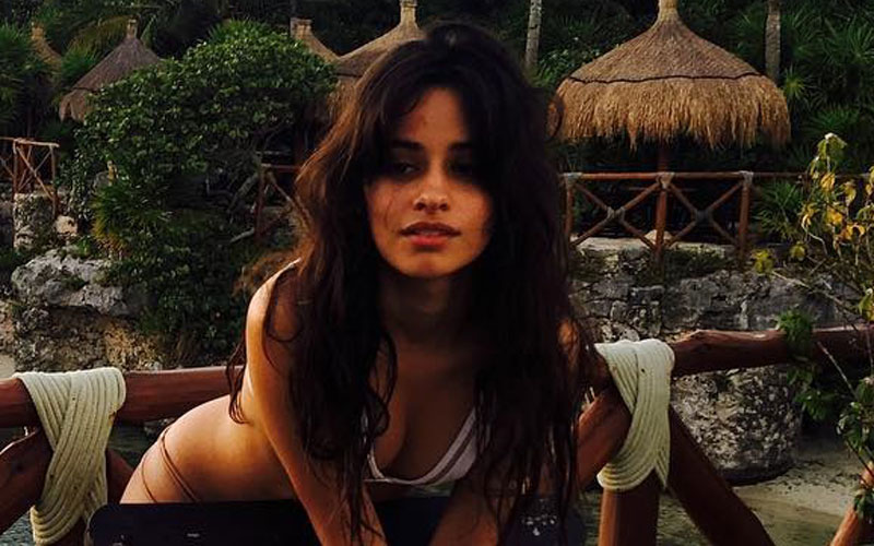 Camila cabello de biquini em cancun