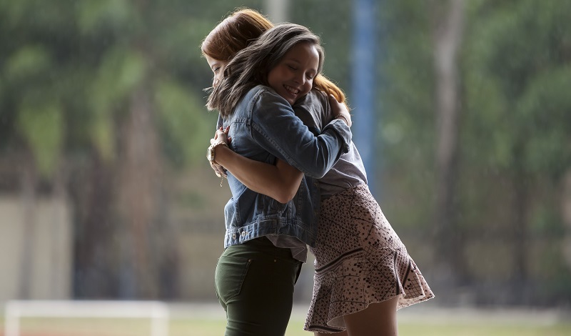Larissa Manoela e parceira de cena no filme Meus 15 anos