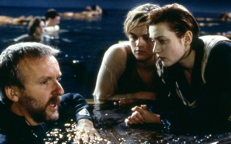 o diretor james cameron e rose e jack de titanic