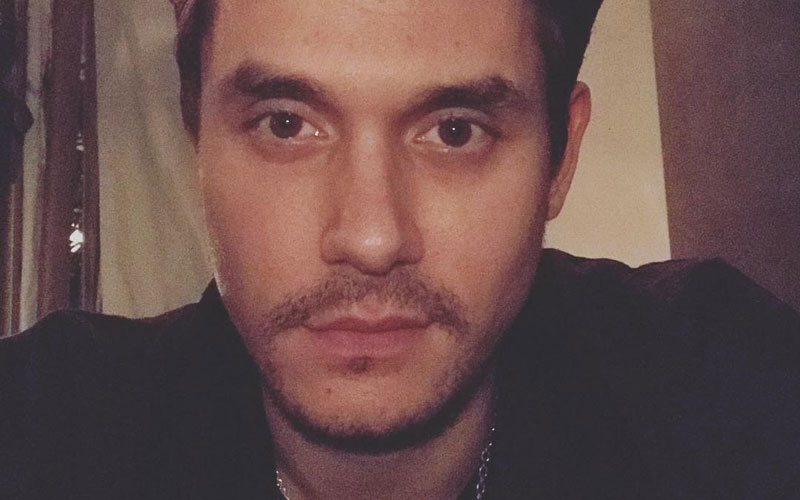 john mayer em selfie