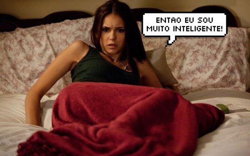 nina dobrev acordando na cama de the vampire diaries